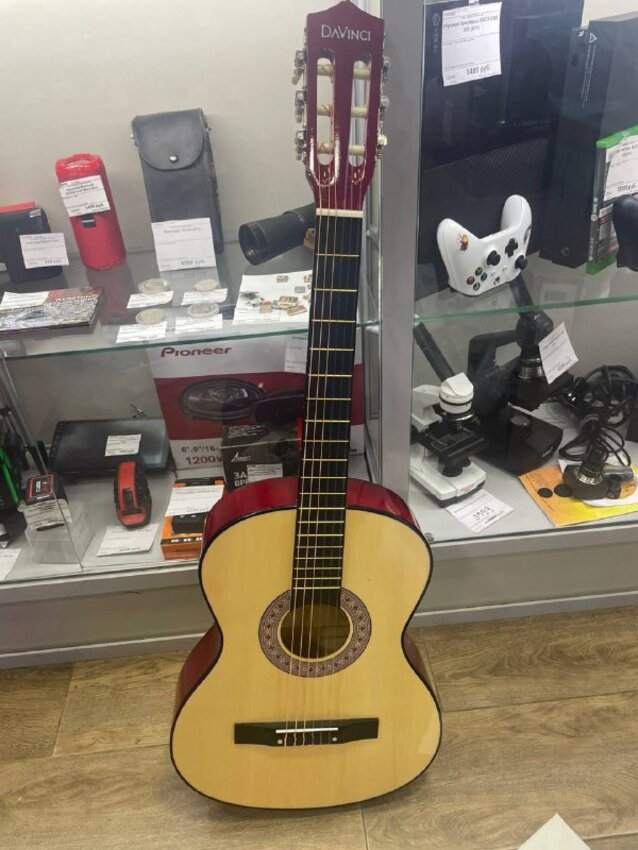 Гитара DAVINCI