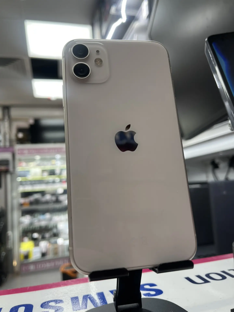 Смартфон iPhone 11 64Gb 71%