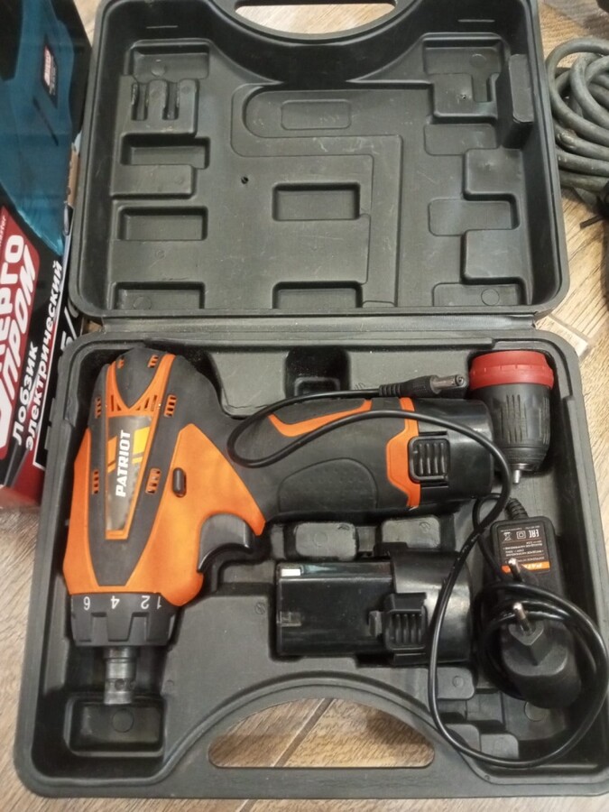 Шуруповерт Patriot 12v