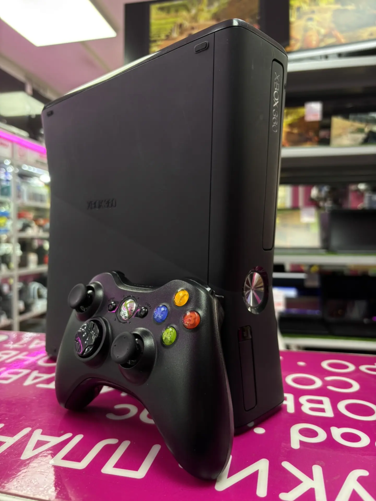 Игровая приставка XBOX 360