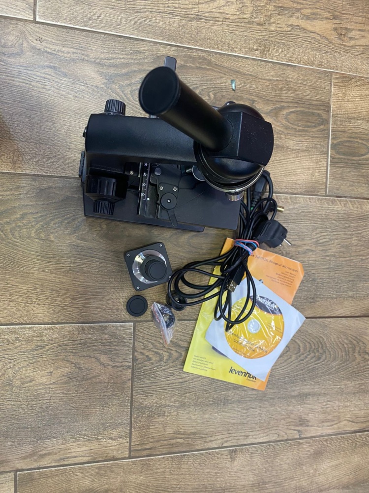 микроскоп Levenhuk 320