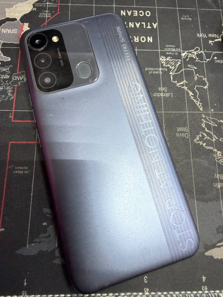 Мобильный телефон Tecno Spark 8C 64Gb NFC